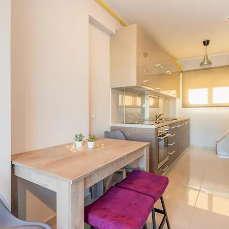 Sunny Penthouse W/ Acropolis View Next To Metro * Athens